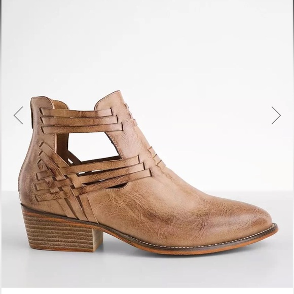 Vintage 93 Sage Strappy Cutout Bootie in tan, women’s size 7 - Picture 10 of 14